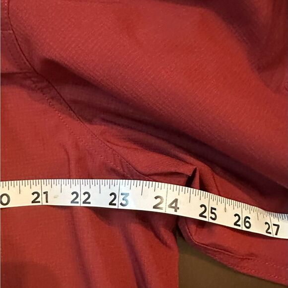 G. H. Bass & Co Excursion Performance Men’s XL Button Shirt. Burgundy color. - Picture 4 of 7